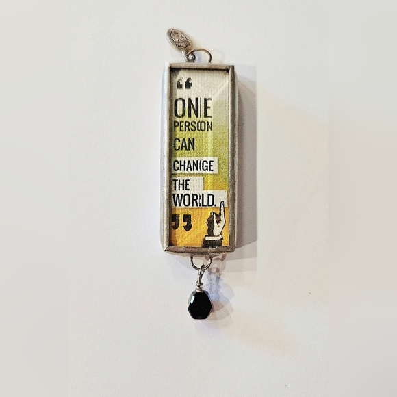 JK 1950's Rosa Parks Inspired Pendant - Picture 3 of 4